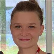 Donne des cours de soutien scolaire pour le primaire